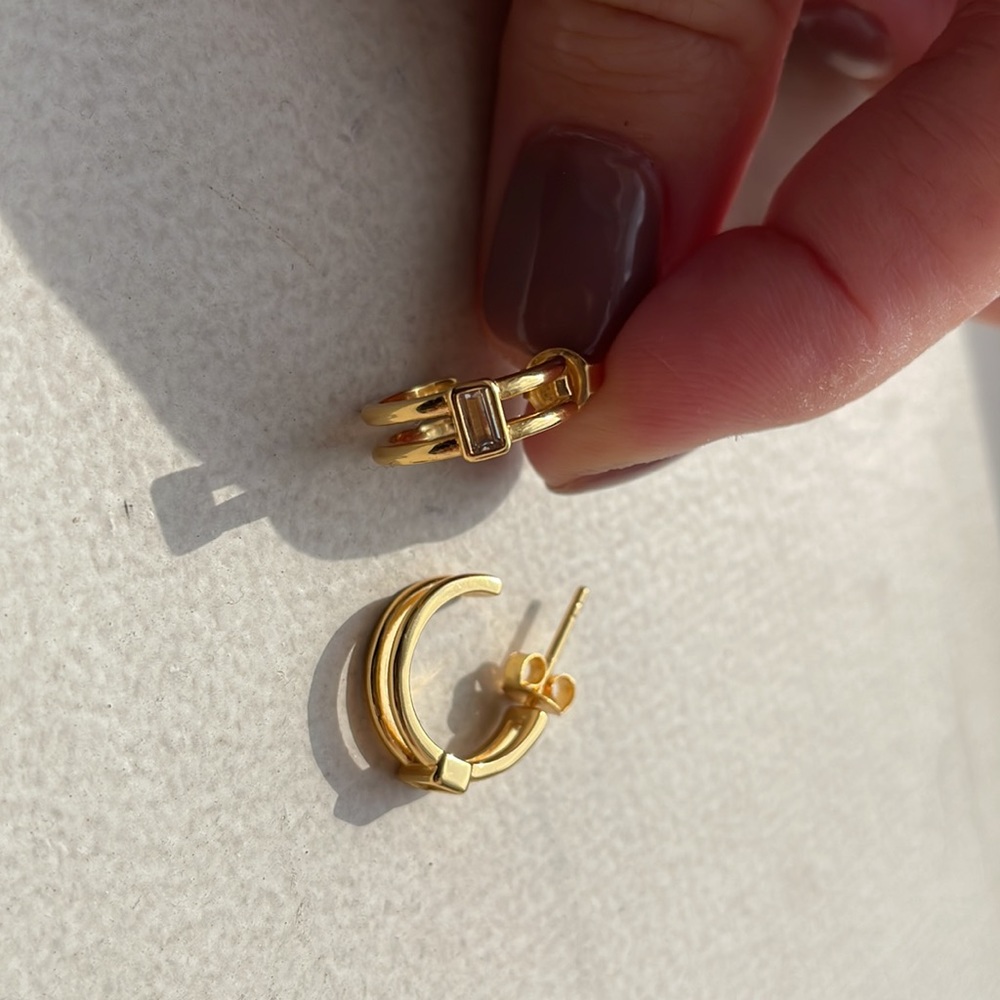 NWB Baguette cubic zirconia, gold tone earrings